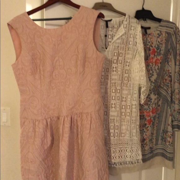 Dresess - Picture 2 of 5